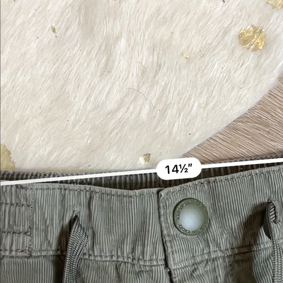 American Eagle corduroy olive green shorts - Picture 5 of 5